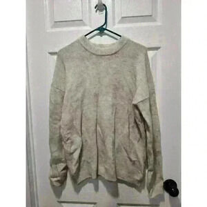 Urban Outfitters Ivory Womens Long Sleeve Crew Neck‎ Pullover Sweater Size SMALL
